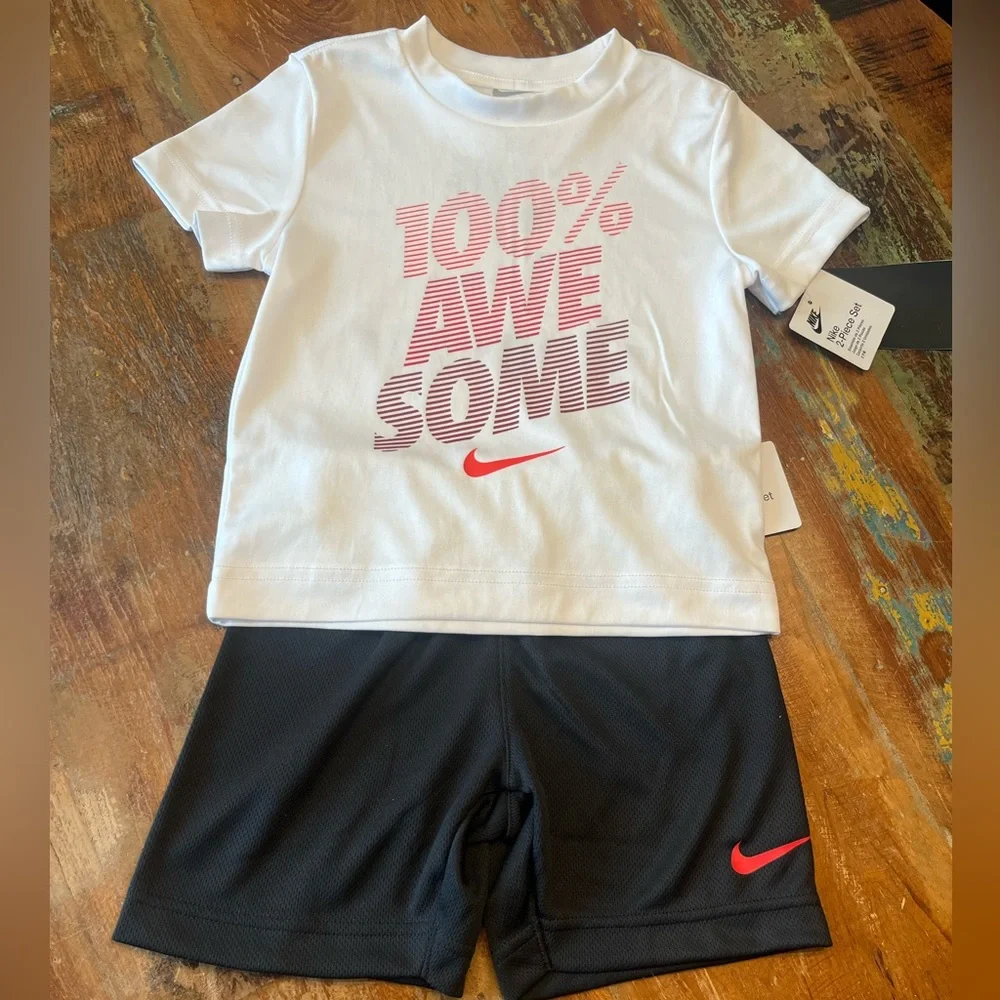 NWT Nike Boys 2 Piece Shorts Set